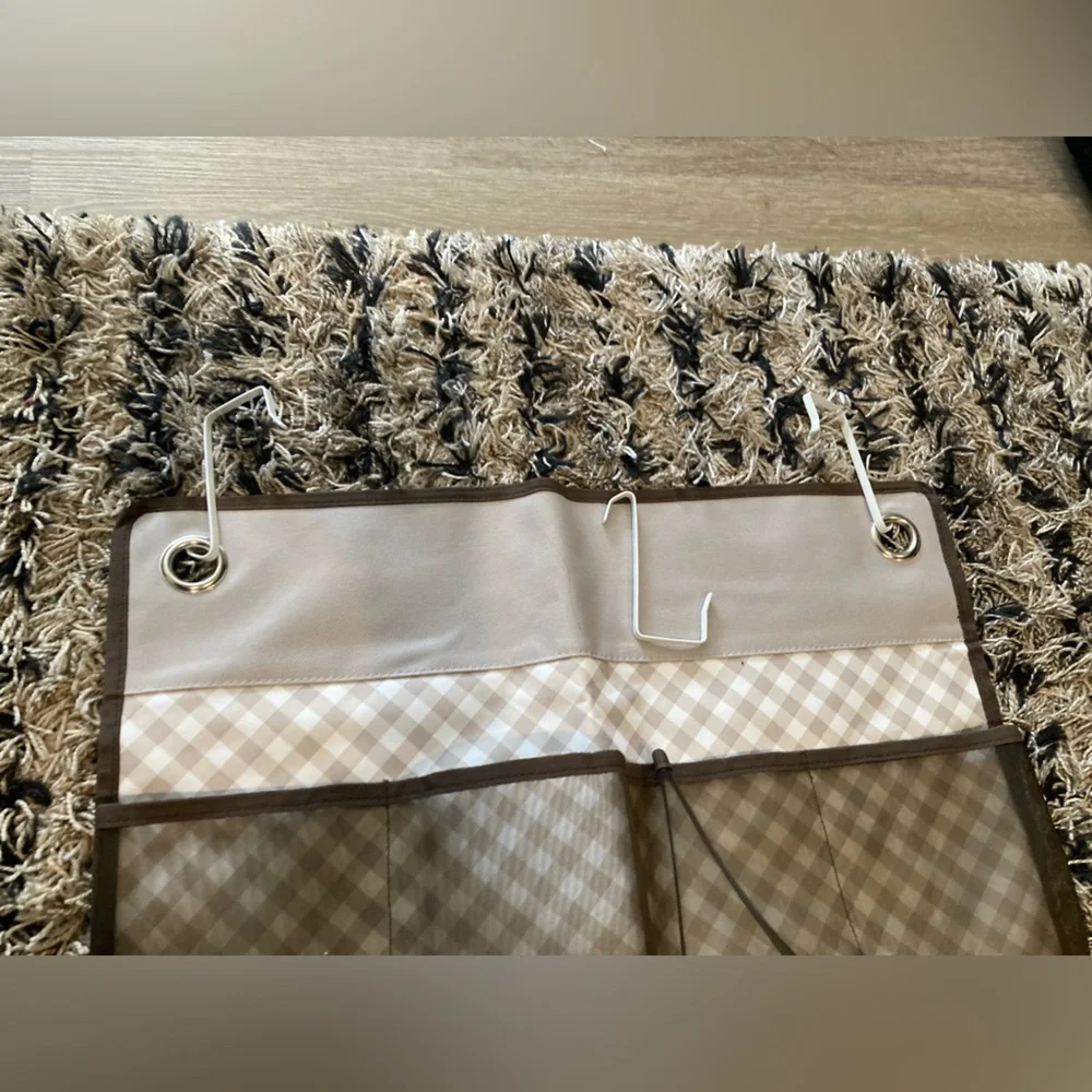 Thirty-One hang it up hanging organizer over door pocket taupe brown white check